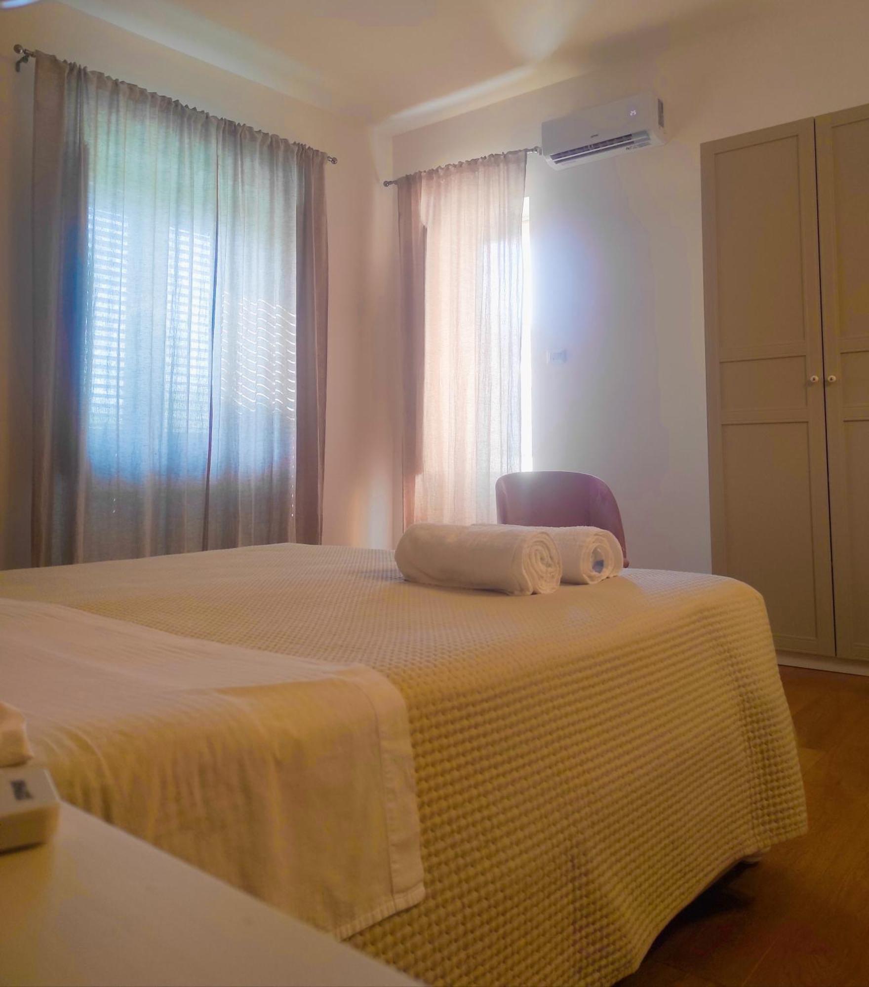 Calogiuri Nest Apartment Lecce Luaran gambar