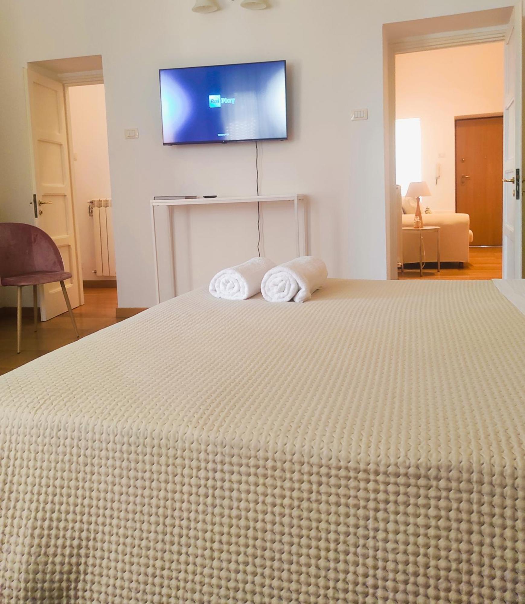 Calogiuri Nest Apartment Lecce Luaran gambar